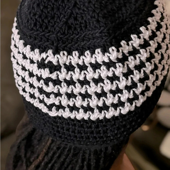 Handmade Crochet Ladies Houndstooth Beanie. main image 5
